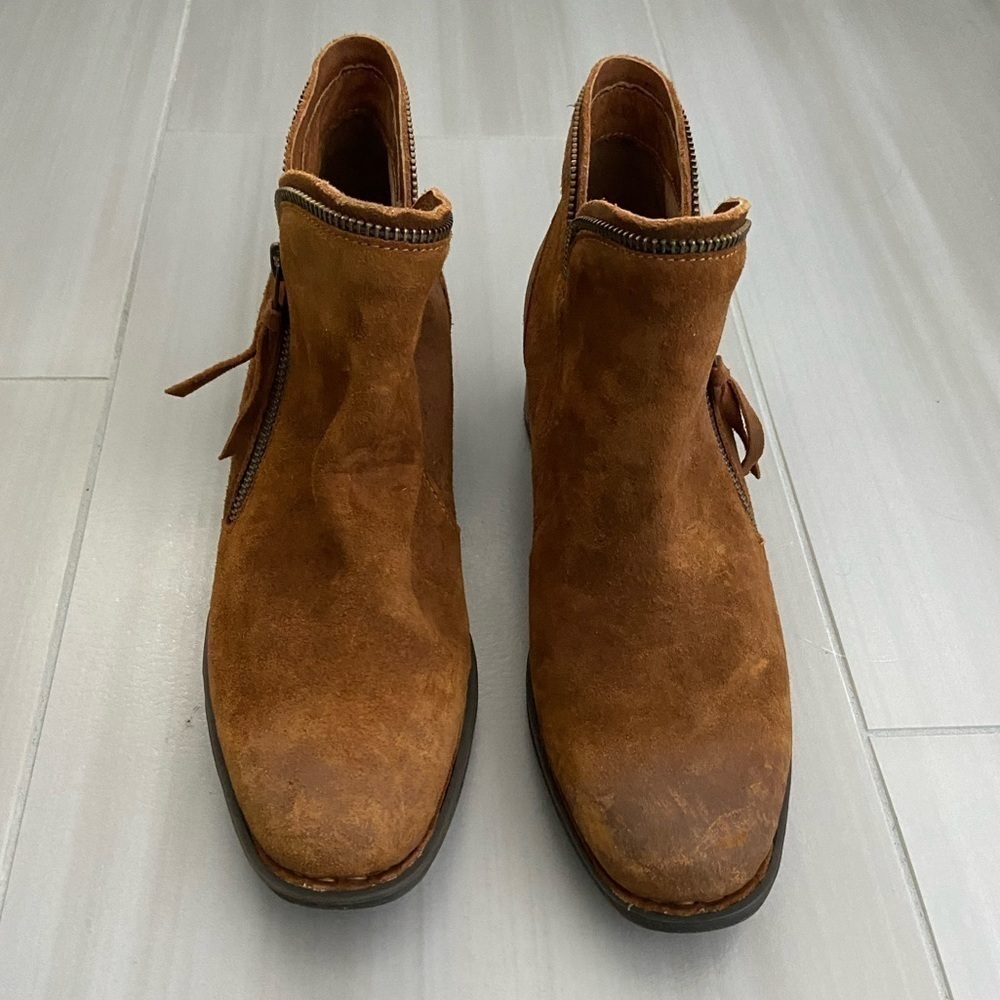 New Born Montoro Distressed Ankle Bootie in Cognac Brown size 10 stacked heel - Picture 5 of 10